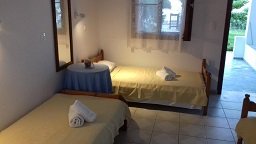 Pansion Katerina Skyros in Acherounes beach, Skyros