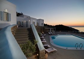 Pino di Loto Luxury Apartments, Kini Beach