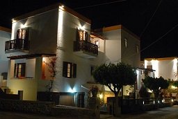 Ligaries Rooms & Studios, Kini Beach, Syros
