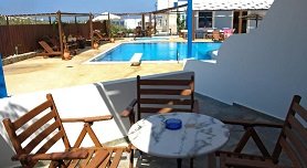 Akrothalasia Studios, Azolimnos Beach, Syros