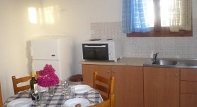 Meltemi Apartments - Agathopes, Posidhon�a, Syros