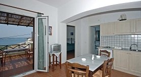 Reggina's Apartments - Poseidonia, Finikas, Syros