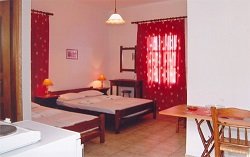 Plakourakia Apartments in Finikas Syros